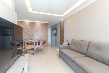 Sala de apartamento à venda com 3 quartos, 70m² em Vila Carmosina, São Paulo