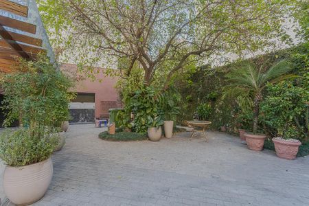 Apartamento à venda com 107m², 2 quartos e sem vagaÁrea comum