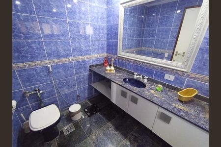 Apartamento à venda com 304m², 4 quartos e 3 vagas Apartamento à venda com 304m², 4 quartos e 3 vagasBanheiro quarto 1
