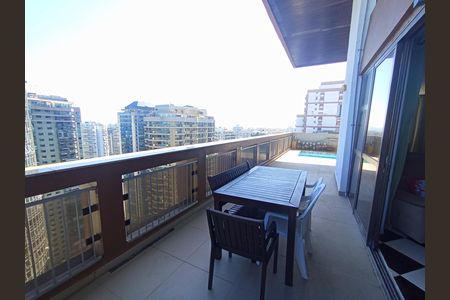 Apartamento à venda com 304m², 4 quartos e 3 vagas Apartamento à venda com 304m², 4 quartos e 3 vagasÁrea externa