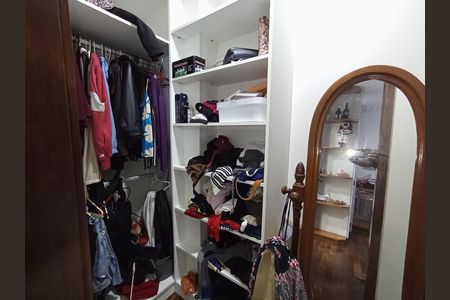 Apartamento à venda com 304m², 4 quartos e 3 vagas Apartamento à venda com 304m², 4 quartos e 3 vagasCloset quarto 4