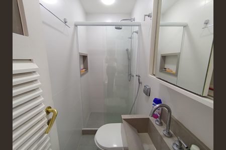 Apartamento à venda com 304m², 4 quartos e 3 vagas Apartamento à venda com 304m², 4 quartos e 3 vagasBanheiro de serviço