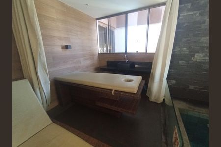 Apartamento à venda com 304m², 4 quartos e 3 vagas Apartamento à venda com 304m², 4 quartos e 3 vagasSpa