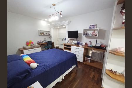 Apartamento à venda com 304m², 4 quartos e 3 vagas Apartamento à venda com 304m², 4 quartos e 3 vagasQuarto 4