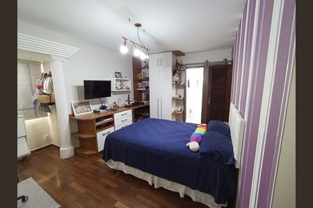 Apartamento à venda com 304m², 4 quartos e 3 vagas Apartamento à venda com 304m², 4 quartos e 3 vagasQuarto 4