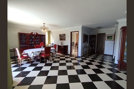 Apartamento à venda com 304m², 4 quartos e 3 vagas Apartamento à venda com 304m², 4 quartos e 3 vagasSala e sala de jantar