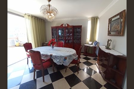 Apartamento à venda com 304m², 4 quartos e 3 vagas Apartamento à venda com 304m², 4 quartos e 3 vagasSala de Jantar