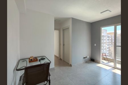 Sala de apartamento para alugar com 2 quartos, 43m² em Santo Cristo, Rio de Janeiro