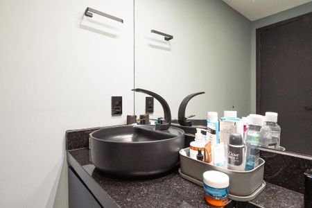 Banheiro de kitnet/studio para alugar com 1 quarto, 24m² em Vila Olímpia, São Paulo