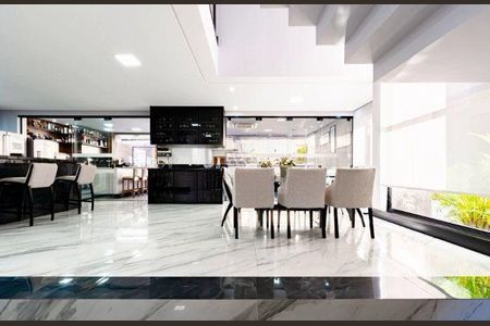 Casa à venda com 420m², 4 quartos e 6 vagas