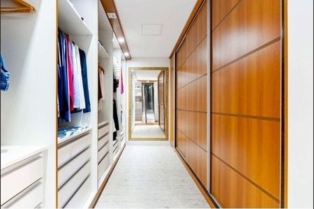 Casa à venda com 420m², 4 quartos e 6 vagas
