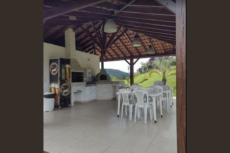 Casa à venda com 420m², 4 quartos e 6 vagas