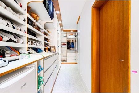 Casa à venda com 420m², 4 quartos e 6 vagas