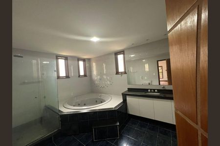 Casa à venda com 6 quartos, 460m² em Taquara, Rio de Janeiro