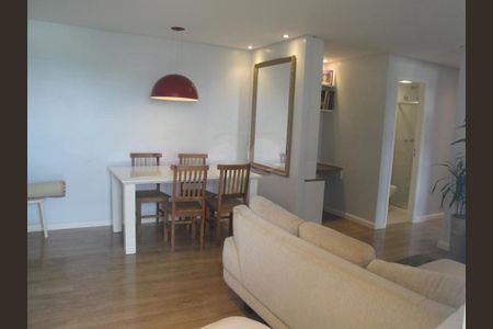 Apartamento à venda com 72m², 2 quartos e 1 vaga