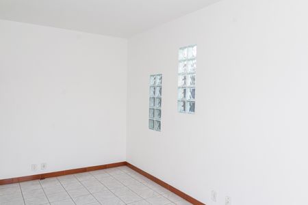 Sala de casa para alugar com 1 quarto, 71m² em Campo Grande, Rio de Janeiro