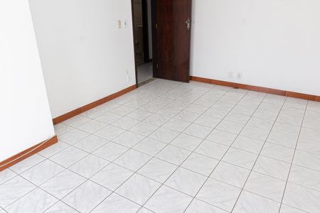 Sala de casa para alugar com 1 quarto, 71m² em Campo Grande, Rio de Janeiro