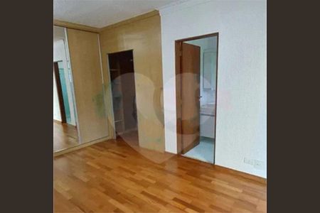 Casa à venda com 4 quartos, 230m² em Vila Clementino, São Paulo