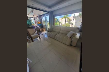 Casa à venda com 4 quartos, 320m² em Pendotiba, Niterói