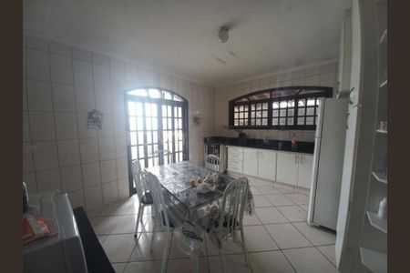 Casa à venda com 3 quartos, 1100m² em Jardim Santa Tereza, São Paulo