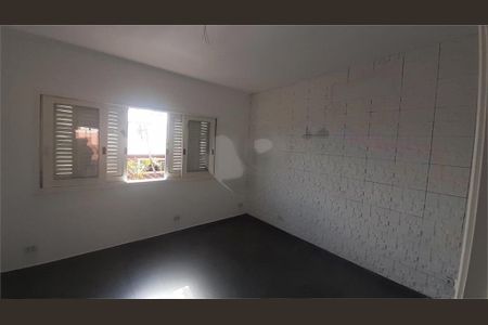 Casa à venda com 2 quartos, 212m² em Km 18, Osasco