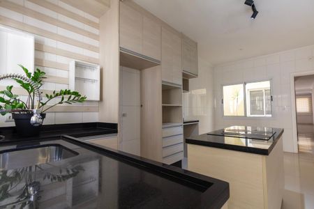 Casa à venda com 115m², 3 quartos e 2 vagasCozinha