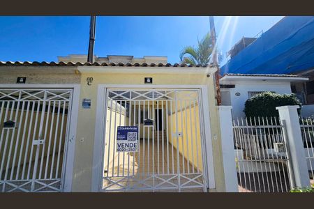 Casa à venda com 115m², 3 quartos e 2 vagasFachada 