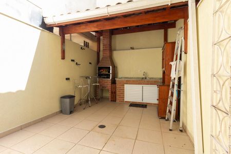 Casa à venda com 115m², 3 quartos e 2 vagasQuintal