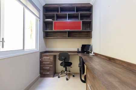 Casa à venda com 115m², 3 quartos e 2 vagasEscritório