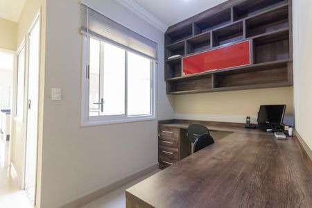 Casa à venda com 115m², 3 quartos e 2 vagasEscritório