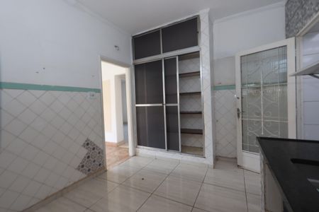 Casa à venda com 308m², 2 quartos e 3 vagasCozinha 1