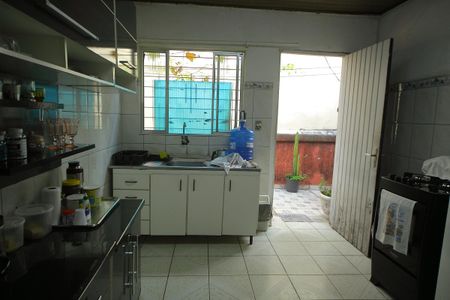 Casa para alugar com 153m², 2 quartos e 2 vagasCozinha 