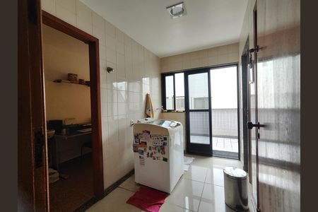 Apartamento para alugar com 214m², 3 quartos e 3 vagasÁrea de Serviço