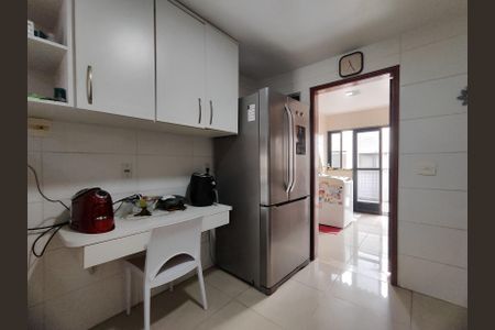 Apartamento para alugar com 214m², 3 quartos e 3 vagasCozinha
