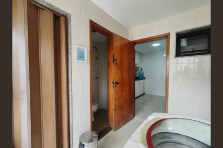 Apartamento para alugar com 214m², 3 quartos e 3 vagasÁrea de Serviço
