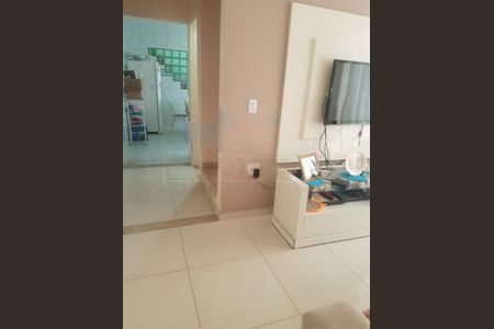 Casa à venda com 3 quartos, 110m² em Jardim das Imbuias, São Paulo