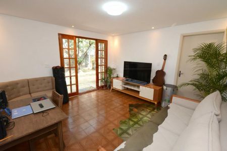 Casa à venda com 3 quartos, 92m² em Jardim Santa Francisca Cabrini, São Paulo