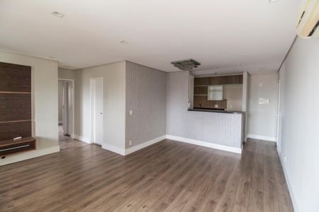 Sala  de apartamento para alugar com 2 quartos, 80m² em Jardim Tupanci, Barueri