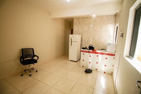 Casa de condomínio para alugar com 32m², 1 quarto e sem vagaSala