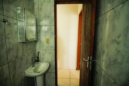 Casa de condomínio para alugar com 32m², 1 quarto e sem vagaBanheiro