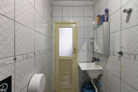 Studio para alugar com 32m², 0 quarto e sem vaga Studio para alugar com 32m², 0 quarto e sem vagaBanheiro