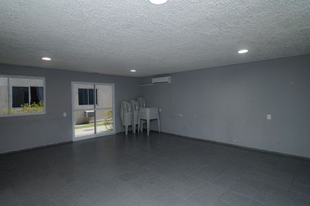 Apartamento para alugar com 42m², 2 quartos e 1 vaga Apartamento para alugar com 42m², 2 quartos e 1 vagaÁrea comum - Salão de festas