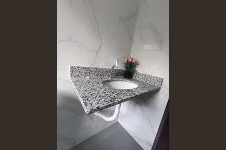 Banheiro de casa à venda com 2 quartos, 151m² em Jardim do Estádio, Santo André