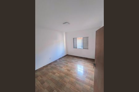 Quarto de casa à venda com 2 quartos, 151m² em Jardim do Estádio, Santo André