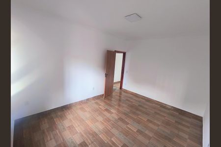 Quarto de casa à venda com 2 quartos, 151m² em Jardim do Estádio, Santo André