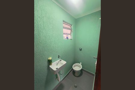 Casa à venda com 151m², 2 quartos e 4 vagasBanheiro 