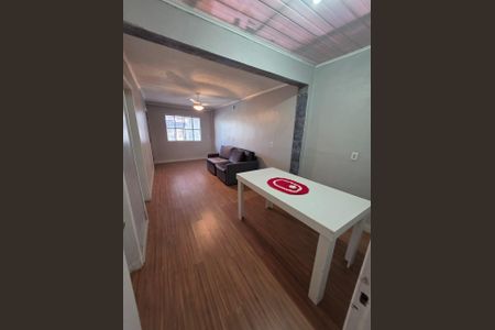 Sala de casa para alugar com 2 quartos, 70m² em Santa Rosa de Lima, Porto Alegre