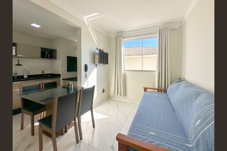 Sala de TV de apartamento para alugar com 1 quarto, 42m² em Ingleses do Rio Vermelho, Florianópolis