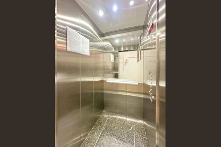 Apartamento para alugar com 42m², 1 quarto e 1 vagaElevador