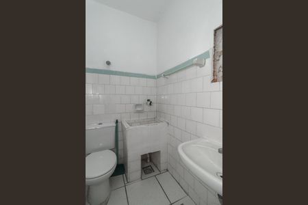 Banheiro de apartamento à venda com 0 quarto, 22m² em Floresta, Porto Alegre